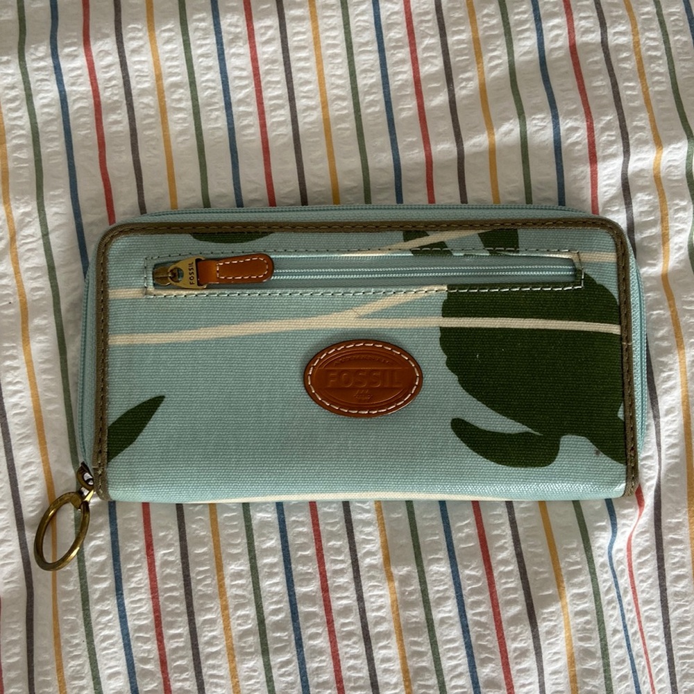 Fossil wallet